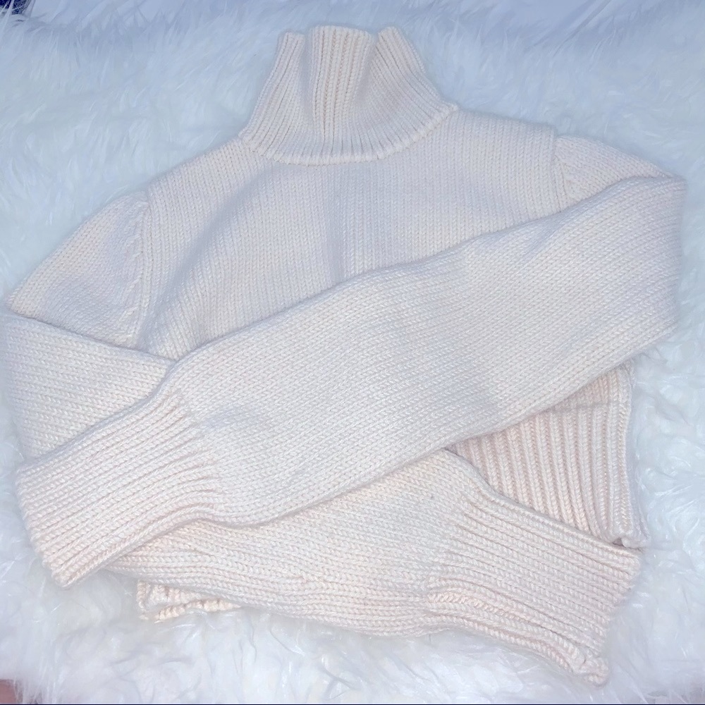 NILI LOTAN Cropped Turtleneck